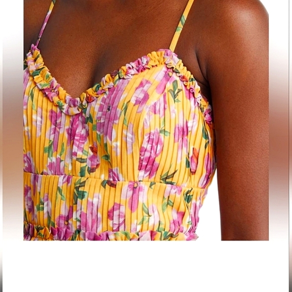 New Adelyn Rae Dress XL Cottagecore Tiered Floral Butter Yellow Smocked - Picture 4 of 13